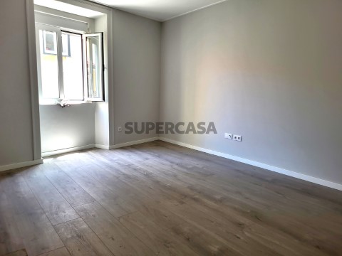Apartamento T3+1, Junto Av. da Liberdade, Lisboa
