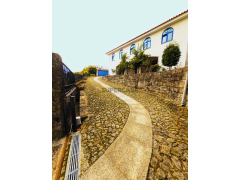 Moradia T4 na Rua Doutor Félix Alves Pereira, Salvador, Vila Fonche e Parada