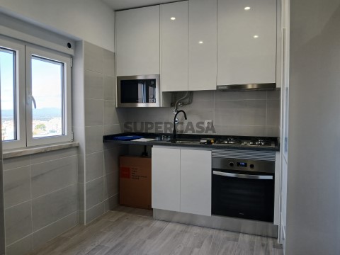 Apartment 2 Zimmer auf Rua Domingos José Robalo, Castelo Branco