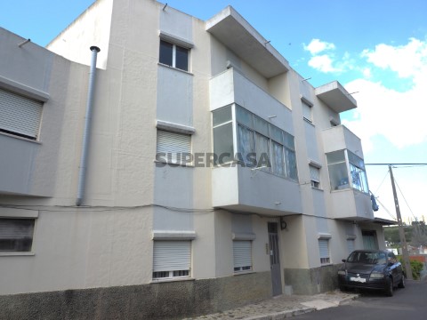 Frente - Prédio Olival Basto