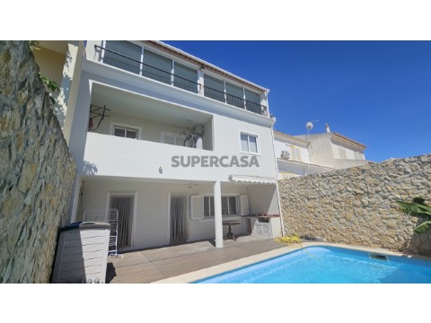 Moradia T7 na Rua Manuel Pais Medina, Montenegro