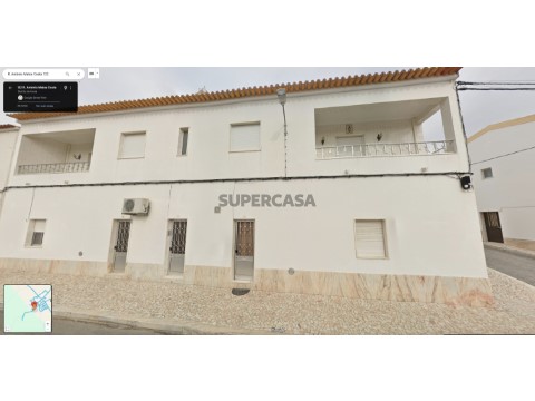 Moradia T5 na Rua António Matos Costa, Ciladas