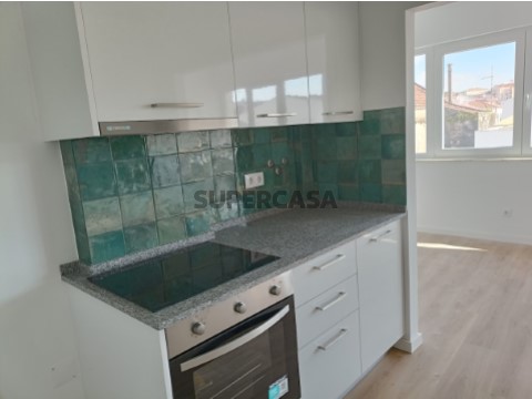 Apartamento T5 na vila da Lourinhã