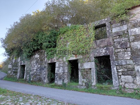 Moradia em Granito com Terreno e Vistas Amplas às Portas de Arcos de Valdevez