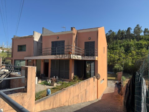 Moradia T3 com piscina