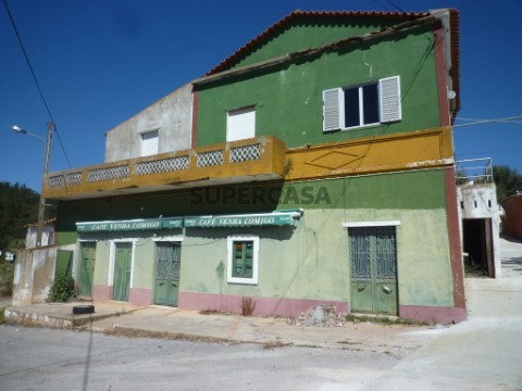 PRÉDIO URBANO COM R/C PARA COMERCIO E 1º ANDAR PARA HABITAÇÃO EM SALIR
