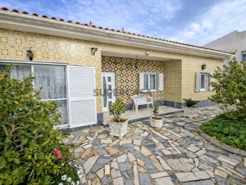 Moradia T3 em Quelfes, Olhão