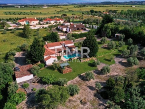 Moradia T3 em Achete, Azoia de Baixo e Póvoa de Santarém, Santarém