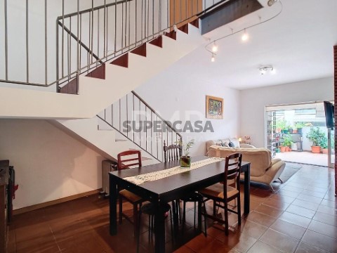 Moradia T4 em Santa Clara, Lisboa