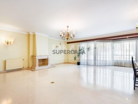 Apartamento T4 em Lumiar, Lisboa