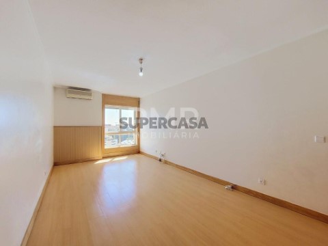 Apartamento T1 em Santa Clara, Lisboa