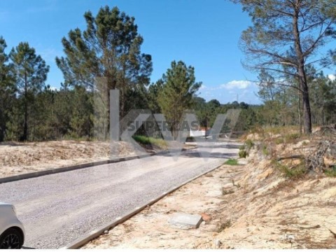 Terreno em Fernão Ferro, Seixal