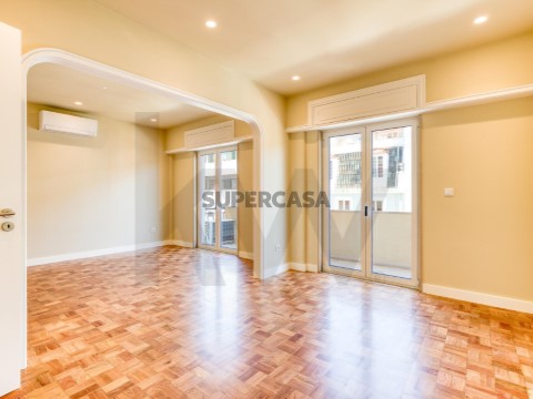 Apartamento T3 em Arroios, Lisboa