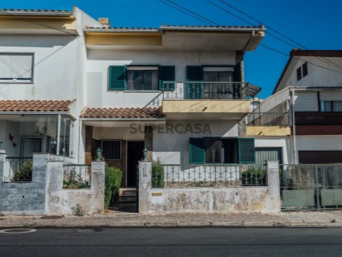 House 4 bedrooms in Algueirão-Mem Martins, Sintra