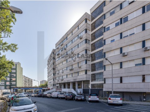 Apartamento T5 em Olivais, Lisboa