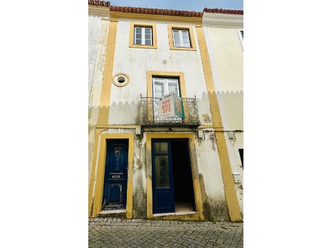 Moradia T4 em Abrantes (São Vicente e São João) e Alferrarede, Abrantes