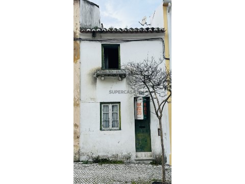 Haus 2 Zimmer auf Rua Dom Afonso Henriques, Abrantes (São Vicente e São João) e Alferrarede