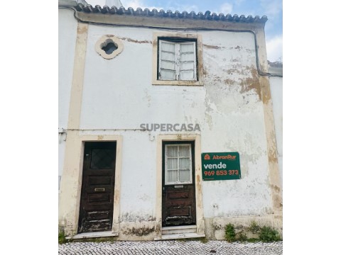建筑 在 Rua Dom Afonso Henriques, Abrantes (São Vicente e São João) e Alferrarede