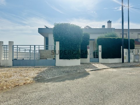 Moradia T4 em Abrantes (São Vicente e São João) e Alferrarede, Abrantes