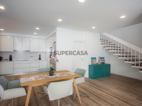 Moradia T3 de Design com Vista Atlântica