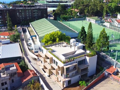 Apartamento T2 no Edifício Quintinha da Fé em São Martinho