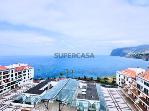 Penthouse T4 com terraços panorâmicos | São Martinho, Funchal