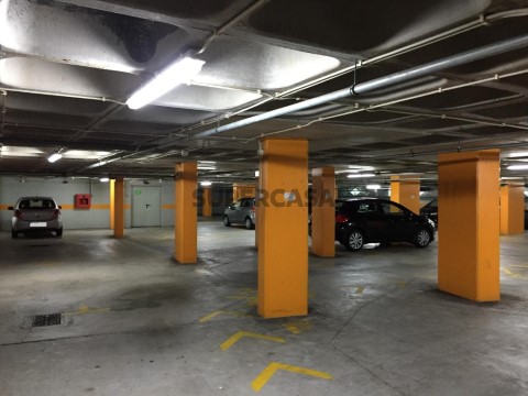 Estacionamento no centro de Santa Cruz