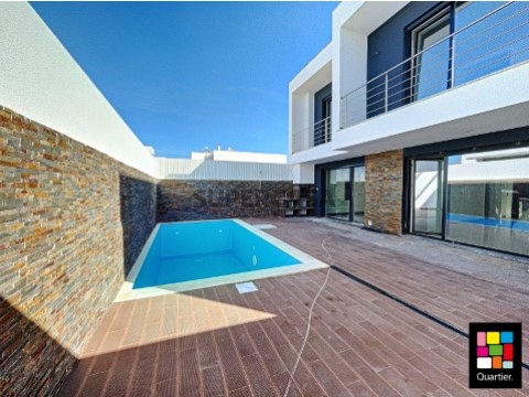 Moradia T4 Duplex em Corroios, Seixal