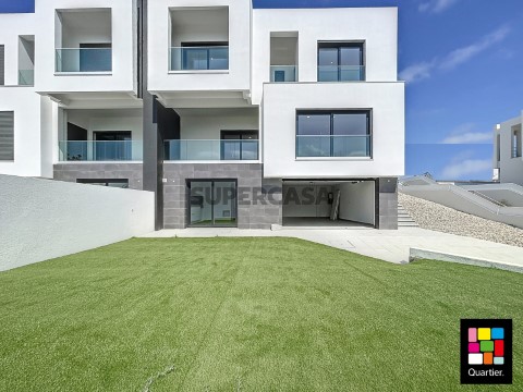Moradia T4 Triplex em Corroios, Seixal