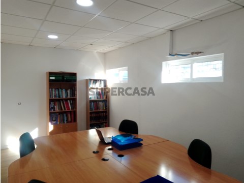 Sala / escritório para arrendamento