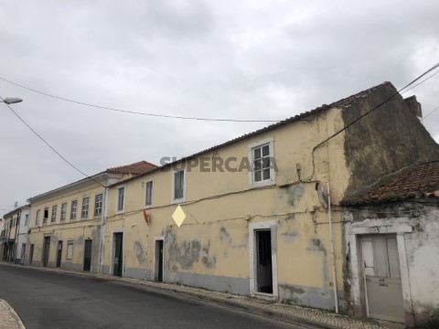 Prédio Loures S Julião Tojal