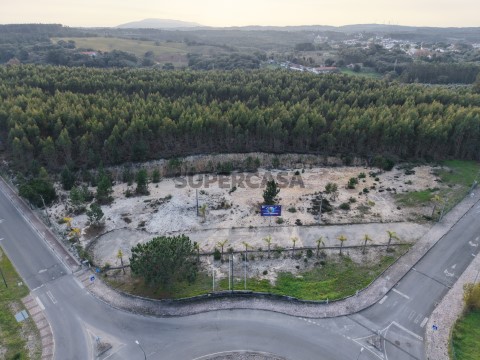 Terreno urbano Rio Maior***RIOMAGIC***