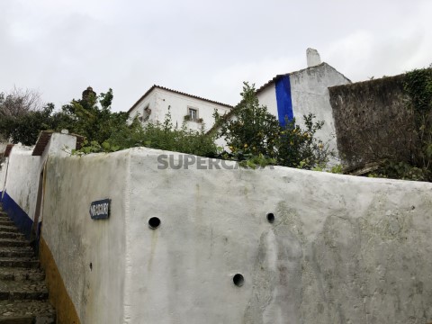 Terreno dentro das Muralhas de Óbidos