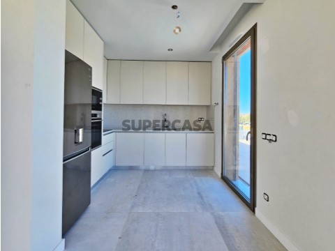 T2 top floor with terrace, pool and garage in Cabanas de Tavira