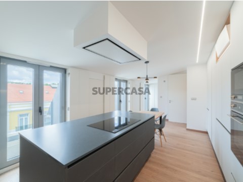 Apartamento T3 em Alcântara