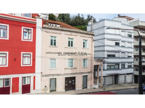 Loja na Rua dos Combatentes