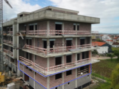Apartamento T4 R/C C/vista Jardim - edificio exterior
