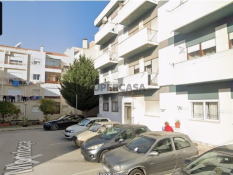 Apartamento T2 na Rua de Mombaça, Alto do Seixalinho, Santo André e Verderena
