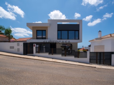 Maison 4 Chambres Triplex au Rua Rio Sousa, Carcavelos e Parede