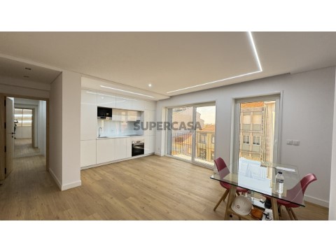 Apartamento T1 com varanda para comprar no centro do Porto