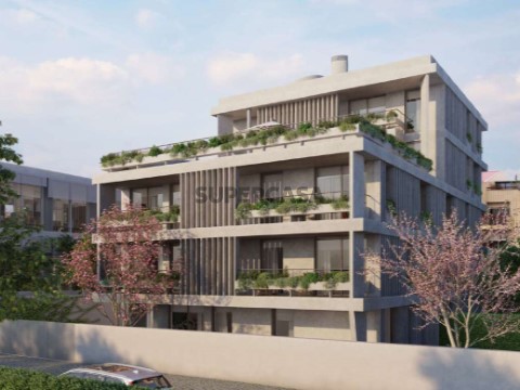 Apartamento T3 com varanda no Edifício Paulo Dias Novais - zona nobre Boavista, para comprar no Porto