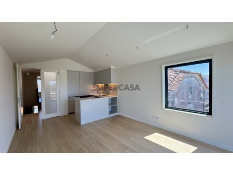 Comprar T2 duplex com varanda - Maternidade - Cedofeita - Porto - PRONTO A ESCRITURAR