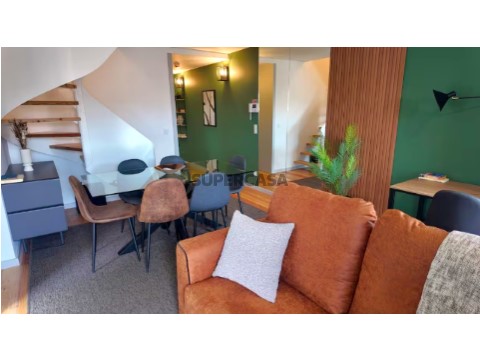Apartamento T2 duplex com lugar de garagem e varanda empreendimento no coração da Baixa do Porto, mobilado e equipado, com re...