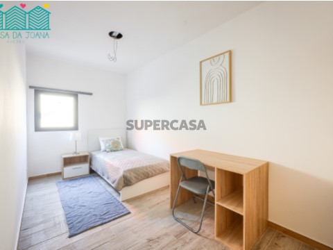 Quarto Individual em Aradas