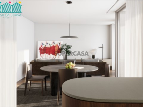 Apartamento T2 com lugar de garagem em São Bernardo