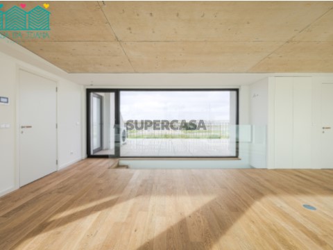 Apartamento T3 Duplex com Garagem na Praia da Barra