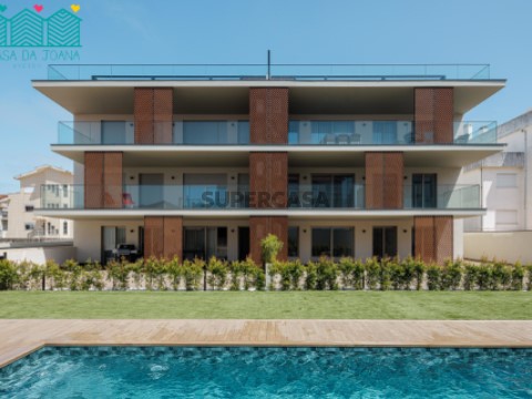 Apartamento T2 com Terraço na Praia da Barra