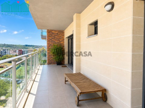 Apartamento T2 com Lugar de Garagem em Odivelas