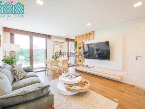 Apartamento T2 Duplex com Lugares de Garagem em Aveiro