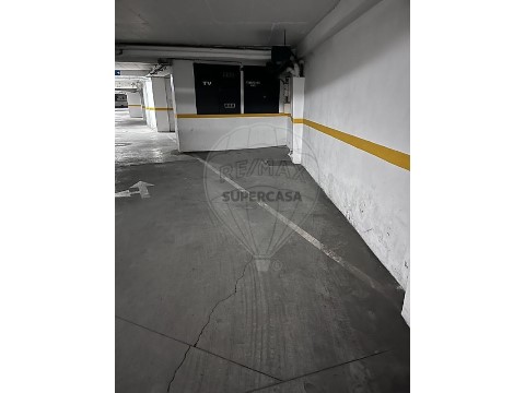 Garagem em Évora (São Mamede, Sé, São Pedro e Santo Antão), Évora